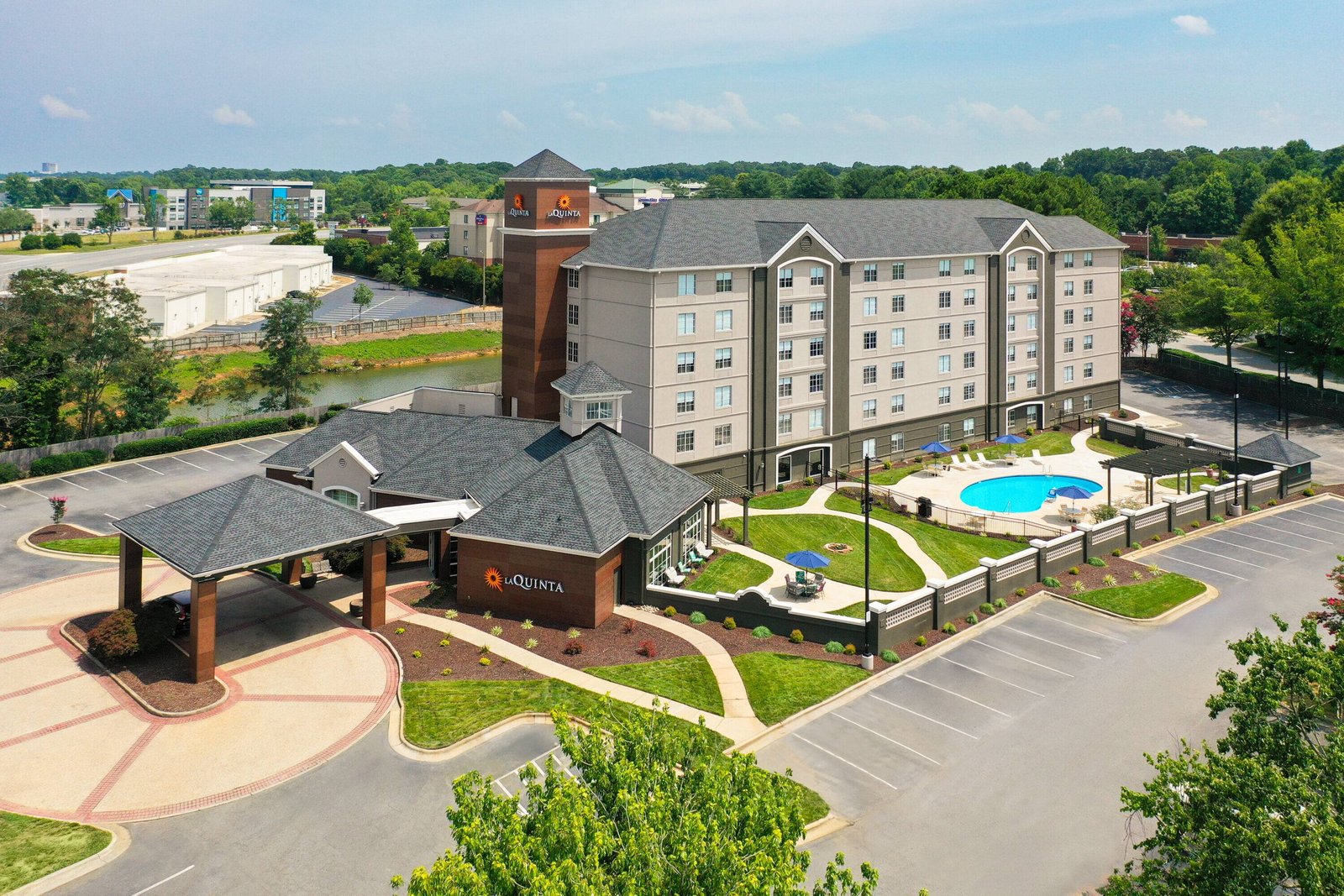 La Quinta Inn & Suites